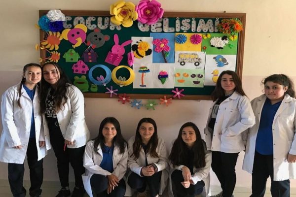 Okulumuzda Hangi Projeler Yapılıyor?